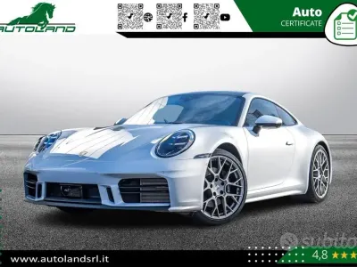Usata Porsche 911 Carrera 394 CV (289 kW) 2025 Argento metallizzato Coupé