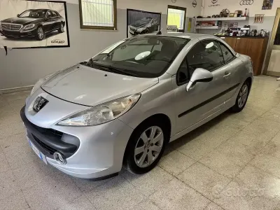 Usata Peugeot 207 CC 110 CV (80 kW) 2007 Grigio Cabrio