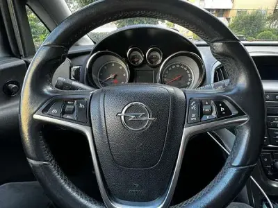 Usata Opel Astra Cosmo 125 CV (91 kW) 2010 Grigio Berlina