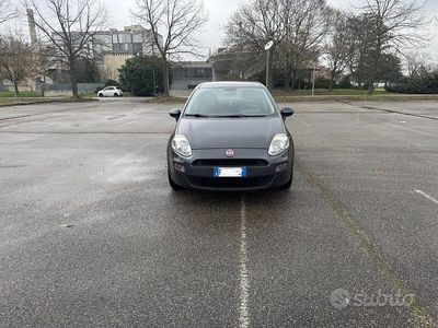 Usata Fiat Punto Lounge 77 CV (56 kW) 2015 Blu Utilitaria