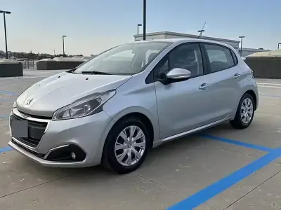Usata Peugeot 208 82 CV (60 kW) 2017 Grigio Utilitaria