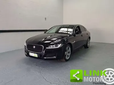 Usata Jaguar XF Prestige 179 CV (131 kW) 2017 Nero Berlina