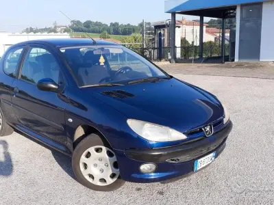 Usata Peugeot 206 75 CV (55 kW) 2002 Bluazzurro Berlina