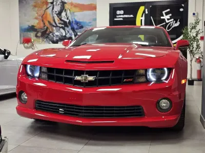 Usata Chevrolet Camaro SS 405 CV (297 kW) 2013 Colorado red Coupé