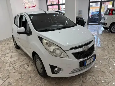 Usata Chevrolet Spark 68 CV (50 kW) 2011 Bianco Utilitaria