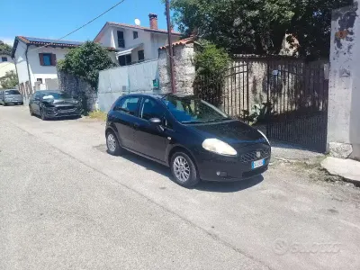 Usata Fiat Grande Punto 90 CV (66 kW) 2007 Nero Utilitaria
