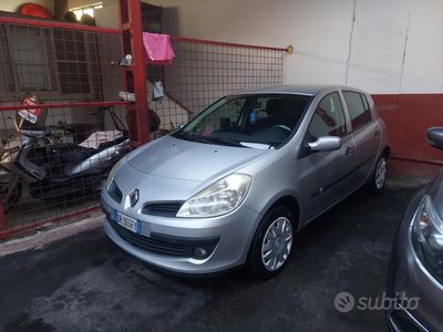 usata Renault Clio 1.2benz 2008 5 porte tagliandata