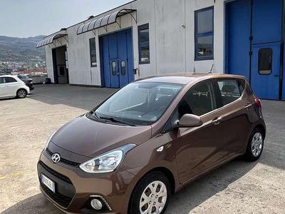 Usata Hyundai i10 Style 67 CV (49 kW) 2014 Marrone Utilitaria