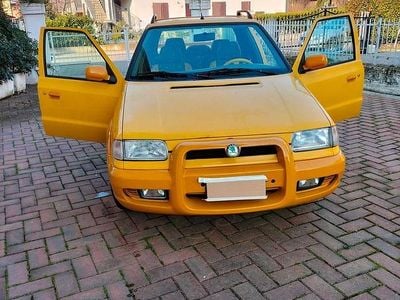 Usado Skoda Felicia 75 CV (55 kW) 1998 Amarillo Berlina