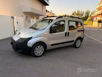 Usata Peugeot Bipper Premium 73 CV (53 kW) 2010 Arancione Monovolume