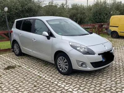 Usata Renault Scénic III 110 CV (80 kW) 2011 Monovolume