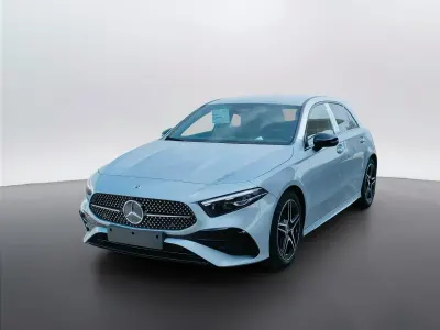 Nuova Mercedes A180 115 CV (84 kW) 2026 Argento Berlina