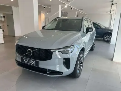 Nuova Volvo XC90 Plus 250 CV (183 kW) 2026 Grigio SUV