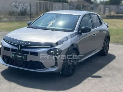 Usata Lancia Ypsilon 101 CV (74 kW) 2024 Grigio Utilitaria