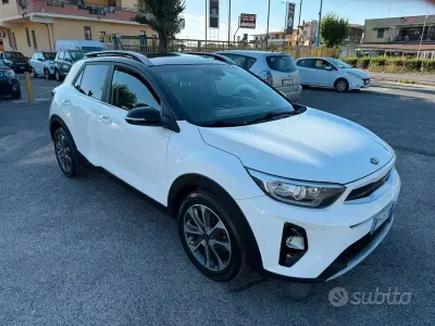 Usata Kia Stonic 110 CV (80 kW) 2018 Bianco SUV