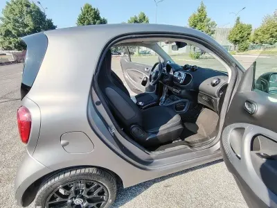 Usata Smart ForTwo Electric Drive Passion 41 kW (56 CV) 2018 Grigio Utilitaria