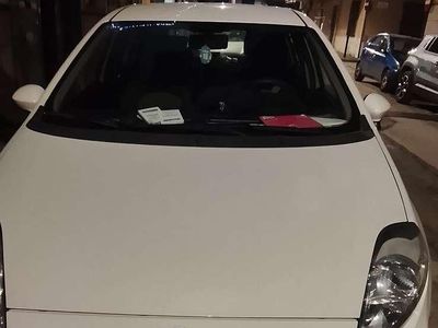 Usata Fiat Grande Punto 77 CV (56 kW) 2013 Bianco Utilitaria