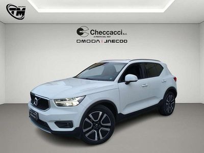 Usata Volvo XC40 Momentum 129 CV (94 kW) 2020 Bianco SUV