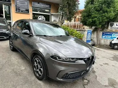 Usado Alfa Romeo Tonale Sprint 131 CV (96 kW) 2025 Gris SUV