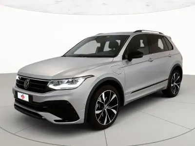 Usata VW Tiguan R-line 245 CV (180 kW) 2023 Reflex silver metallizzato SUV