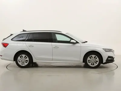Usata Skoda Octavia Ambition 116 CV (85 kW) 2023 Biancobianco Station wagon