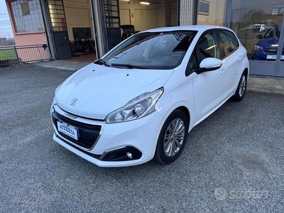 Usata Peugeot 208 Active 83 CV (61 kW) 2019 Bianco Utilitaria
