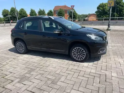Usata Peugeot 2008 83 CV (61 kW) 2019 Nero SUV