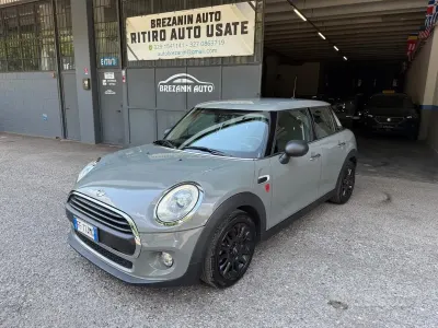 Usata Mini ONE 75 CV (55 kW) 2016 Grigio Utilitaria