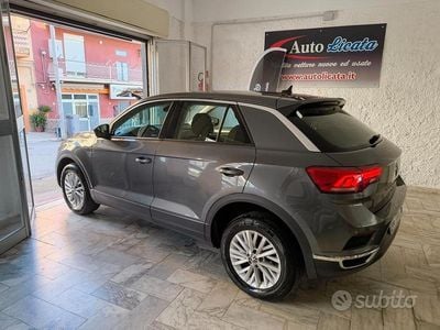 Usata VW T-Roc Business 115 CV (84 kW) 2022 Grigio SUV