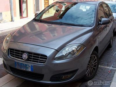 Grigio Usata 2009 Fiat Croma Monovolume | 3900 € (Molto cara)