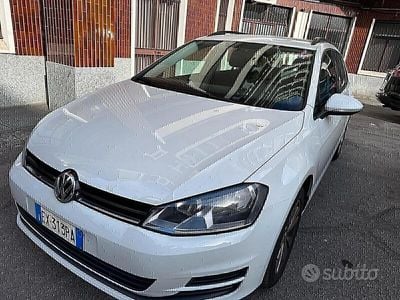 Usata VW Golf VII Highline 105 CV (77 kW) 2014 Bianco pastello Station wagon
