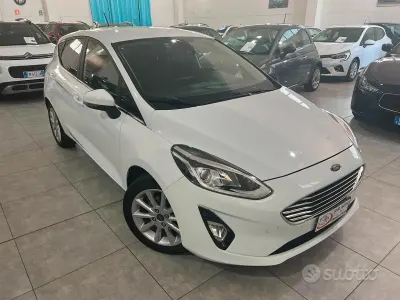 Usata Ford Fiesta Vignale 85 CV (62 kW) 2017 Bianco Utilitaria