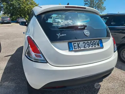 Usata Lancia Ypsilon Gold 95 CV (69 kW) 2011 Bianco Utilitaria