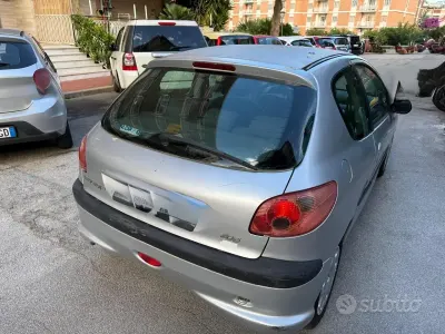 Usata Peugeot 206 60 CV (44 kW) 2005 Grigio Utilitaria