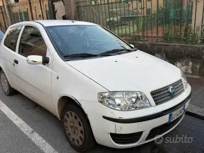 Usata Fiat Punto Classica 60 CV (44 kW) 2007 Bianco Utilitaria
