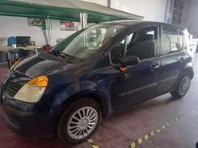 Usata Renault Modus Privilege 75 CV (55 kW) 2005 Blu/azzurro Monovolume