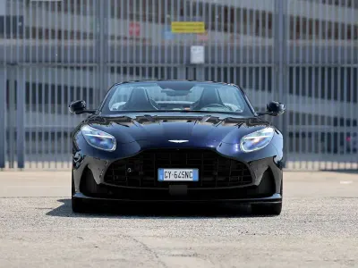 Usata Aston Martin DB12 680 CV (500 kW) 2025 Cabrio