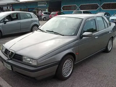 Usata Alfa Romeo 155 126 CV (92 kW) 1992 Grigio Berlina