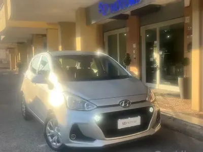 Usata Hyundai i10 Comfort 67 CV (49 kW) 2017 Grigio Utilitaria