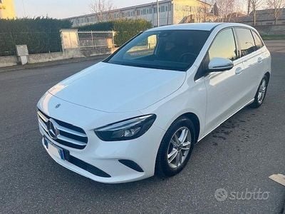 Usata Mercedes B180 116 CV (85 kW) 2019 Bianco Monovolume