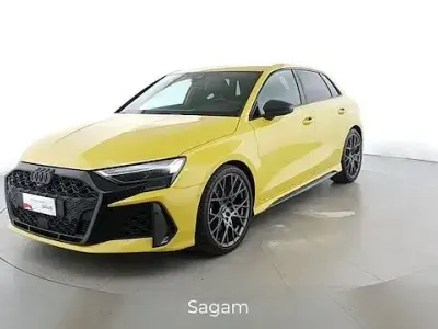 Nuova Audi RS3 Sportback Comfort 400 CV (294 kW) 2025 Giallo pitone metallizzato Utilitaria