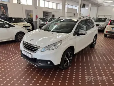 Usata Peugeot 2008 S 110 CV (80 kW) 2015 Bianco SUV