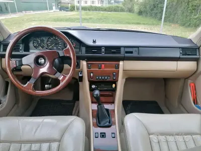 Usata Mercedes 200 122 CV (89 kW) 1987 Bianco Berlina