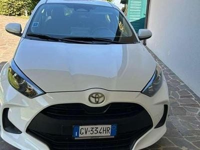 Usata Toyota Yaris Active 92 CV (67 kW) 2024 Bianco Utilitaria