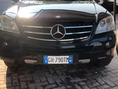 Usata Mercedes ML350 272 CV (200 kW) 2006 Nero SUV