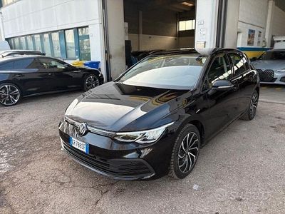 Usata VW Golf VIII Life 110 CV (80 kW) 2023 Nero Berlina