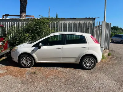 Usata Fiat Grande Punto 77 CV (56 kW) 2008 Bianco Utilitaria