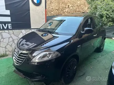 Usata Lancia Ypsilon 69 CV (50 kW) 2014 Nero Utilitaria