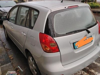 Usata Toyota Corolla Verso 2004 Grigio Monovolume