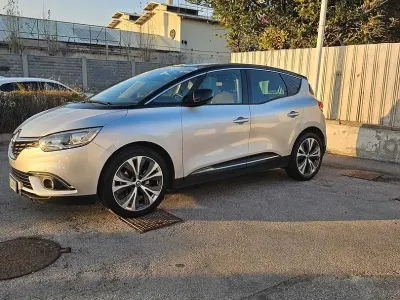 Usata Renault Scénic 110 CV (80 kW) 2016 Grigio Monovolume